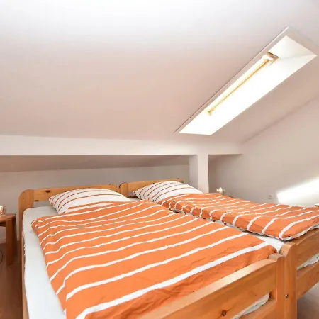 Quaint In Near Sea Apartment *
